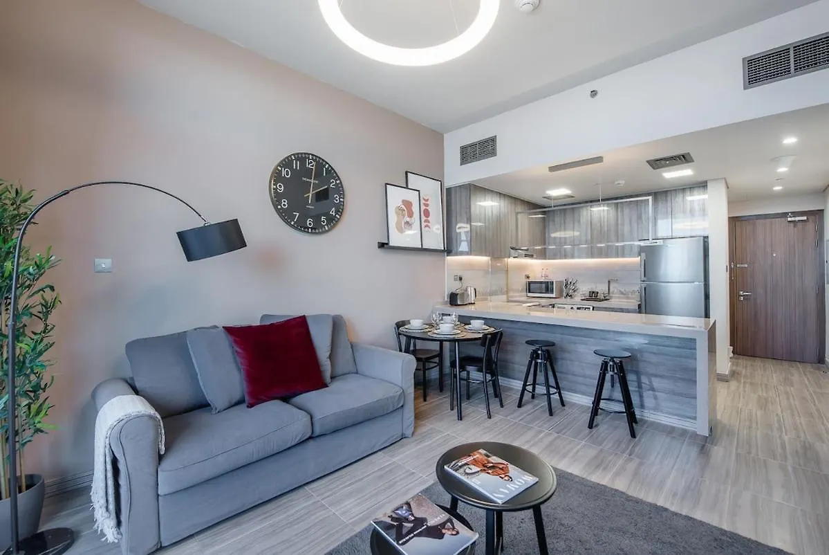 Warm 1-Bedroom Family-Friendly Aparment In Jlt Dubai