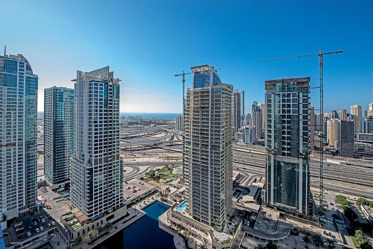 Warm 1-Bedroom Family-Friendly Aparment In Jlt Dubai