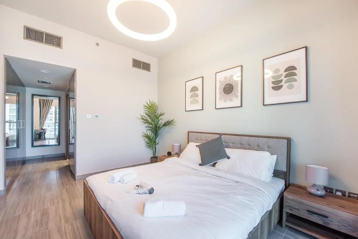 Warm 1-Bedroom Family-Friendly Aparment In Jlt Dubai